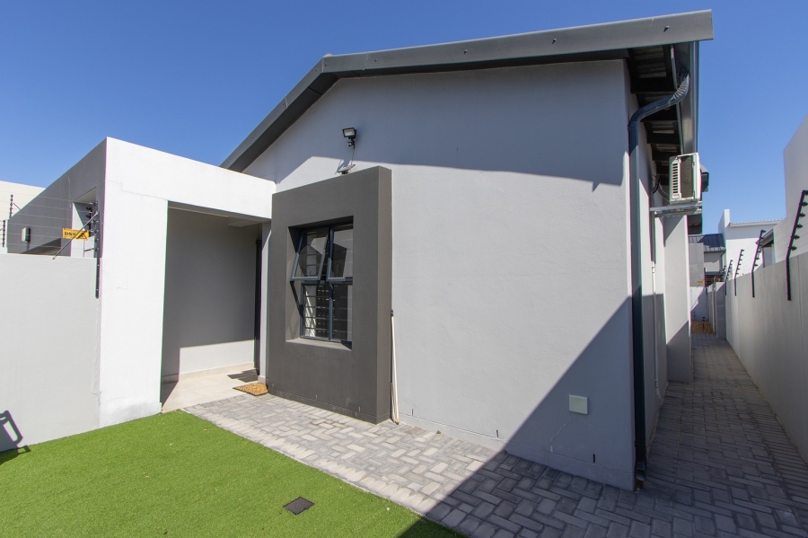 To Let 3 Bedroom Property for Rent in Sandown Western Cape